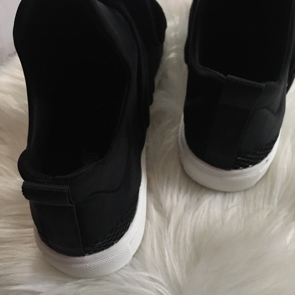 ✨HOST PICK✨LAST SIZE 11 Brash Drea Black Sneaker - Picture 5 of 9